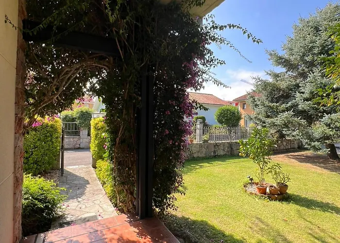 Gestiona2r- Casa Grande 12 En 6 Jardin Y Espacio Exterior